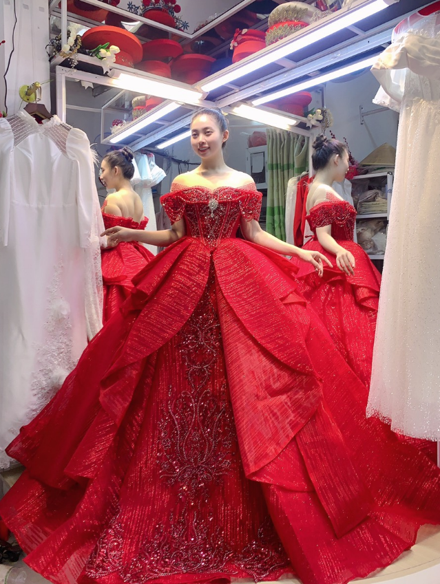Váy cưới ngắn- màu đỏ 2 tầng – Dịch vụ áo dài – váy cưới Bảo Duy Cần Thơ